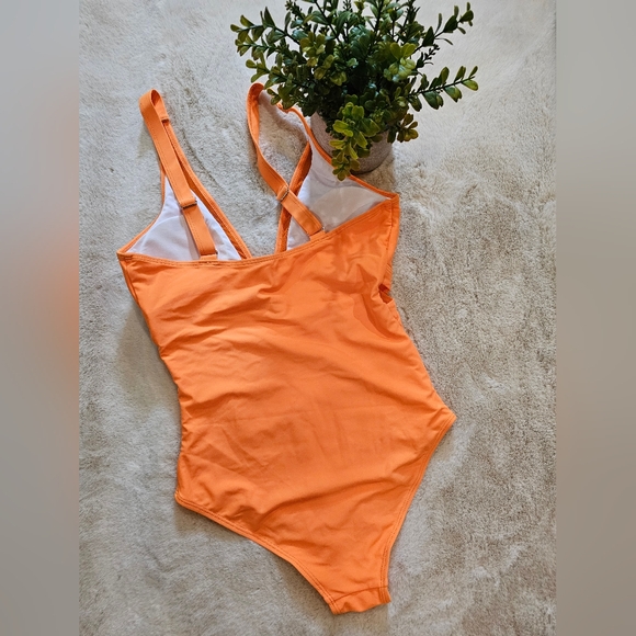 Swimsuit - Picture 2 of 10